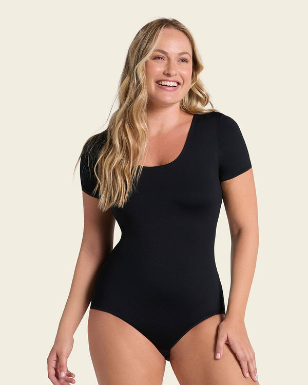 Kortærmet Shaper Bodysuit med rund hals